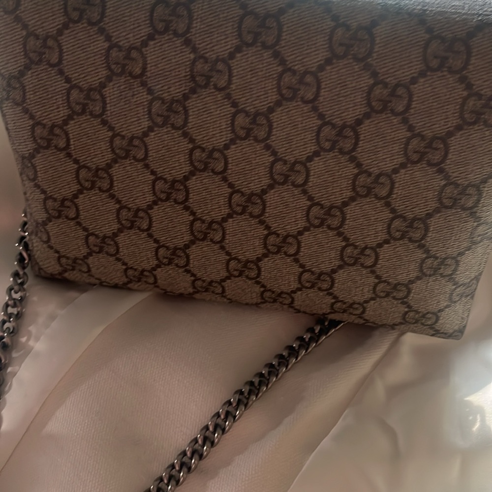 Gucci - Picture 3 of 4